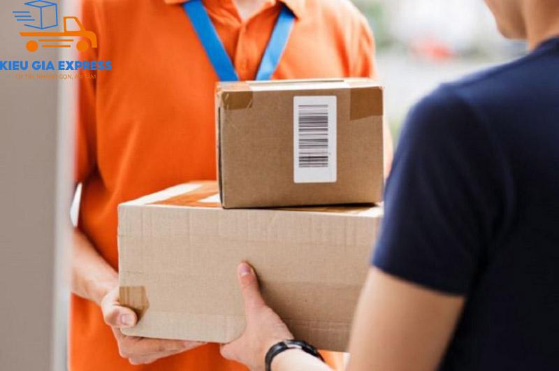 Dịch vụ chuyển phát nhanh Bình Dương, vận chuyển hỏa tốc 1 Tieu-chi-lua-chon-don-vi-chuyen-phat-nhanh-Binh-Duong