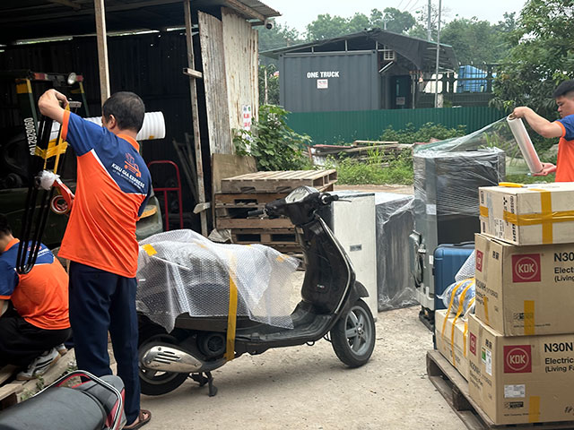 Gửi xe máy từ Sài Gòn về Bảo Lộc Lâm Đồng giá rẻ, uy tín 1 Bọc chống sốc bảo vệ yên xe máy