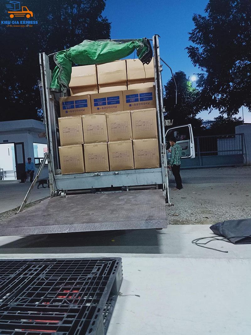 Xe Tải Gửi Hàng Từ Vinh Đi Sài Gòn Uy Tín - Giá Cước 2025 4 Gửi hàng từ Vinh vào Sài Gòn