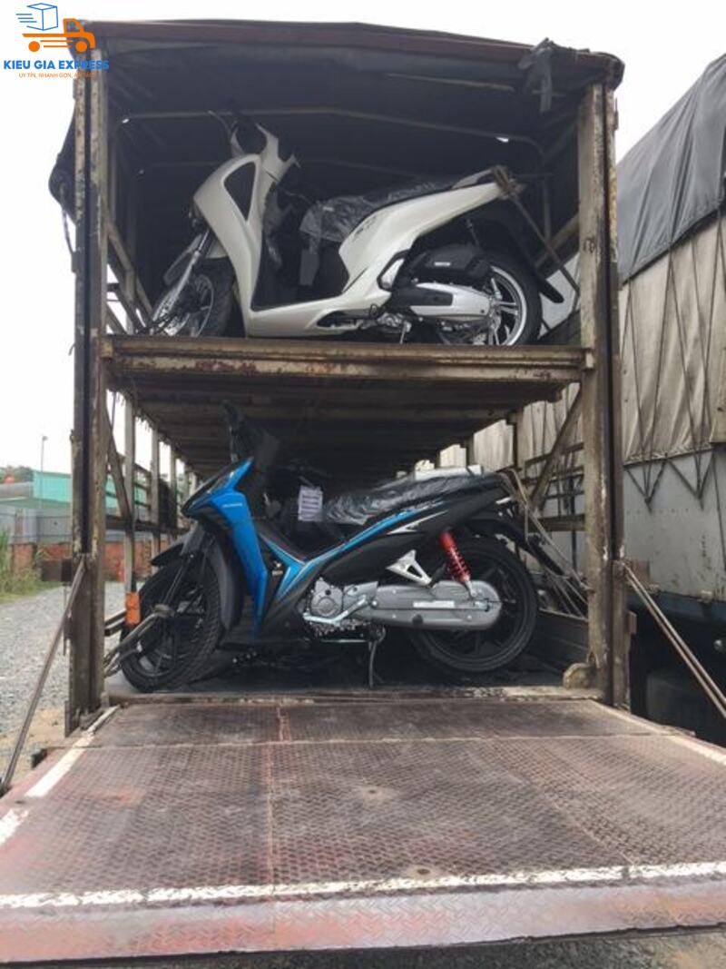 Vận chuyển xe máy bằng ô tô xe tải Bắc Nam giá rẻ 2 Vận chuyển xe máy số lượng lớn cho doanh nghiệp