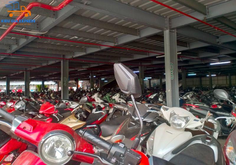 Gửi xe máy ở Bến xe Châu Đốc: Giá cả, Lưu ý & Hướng dẫn 2 Bảng giá gửi xe máy tại Bến xe Châu Đốc
