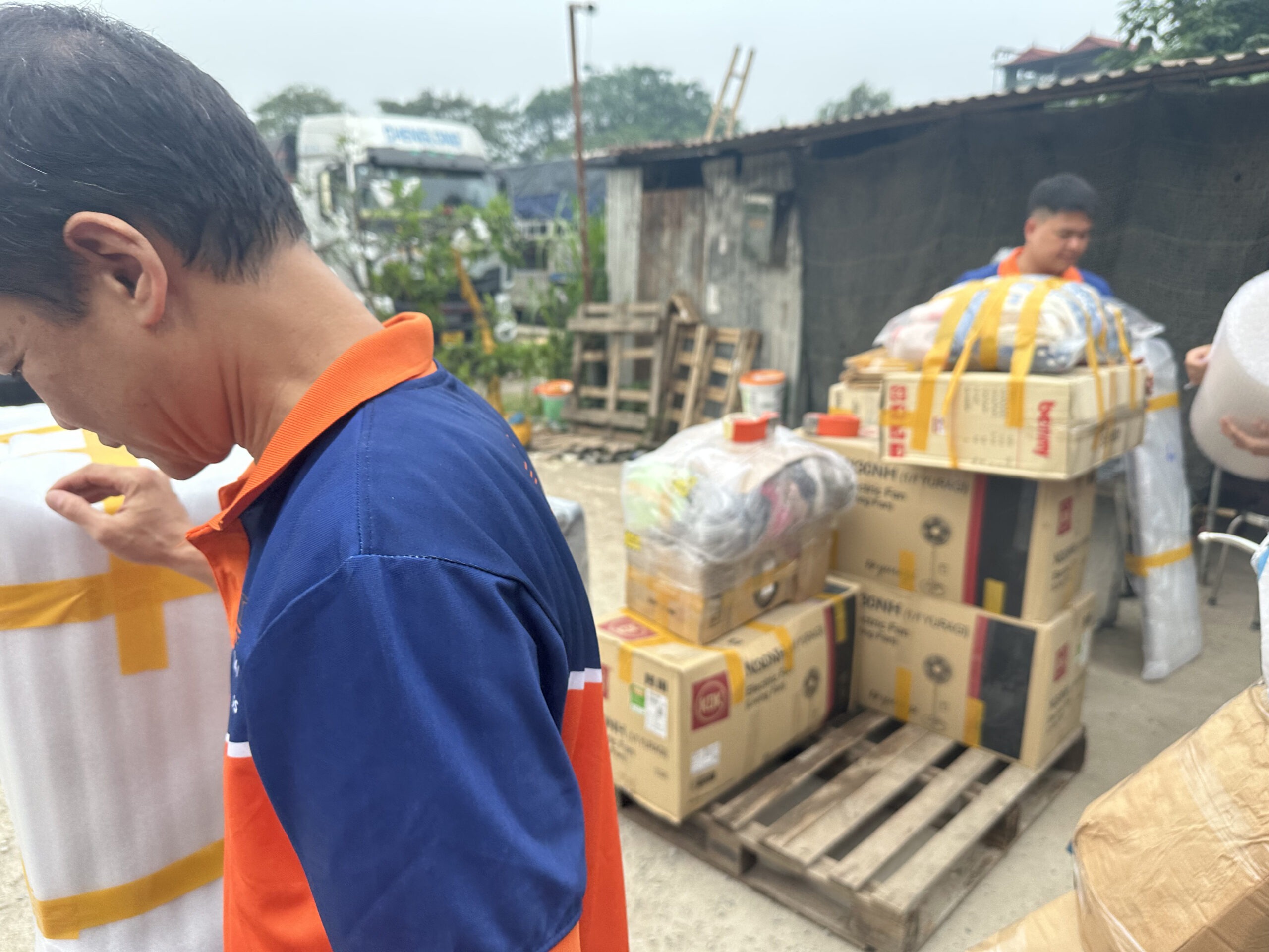 Gửi hàng Hà Nội Sài Gòn an toàn, giá rẻ, nhận hàng 2–3 ngày 2 Các hình thức vận chuyển hàng hóa Hà Nội Sài Gòn phổ biến